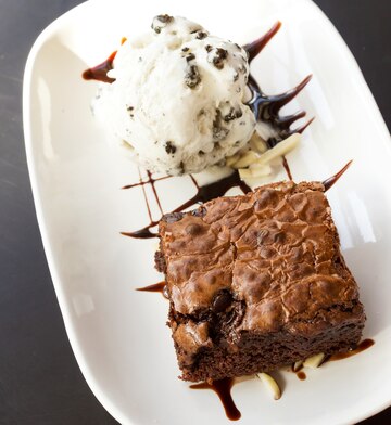 Brownie Keto con Helado