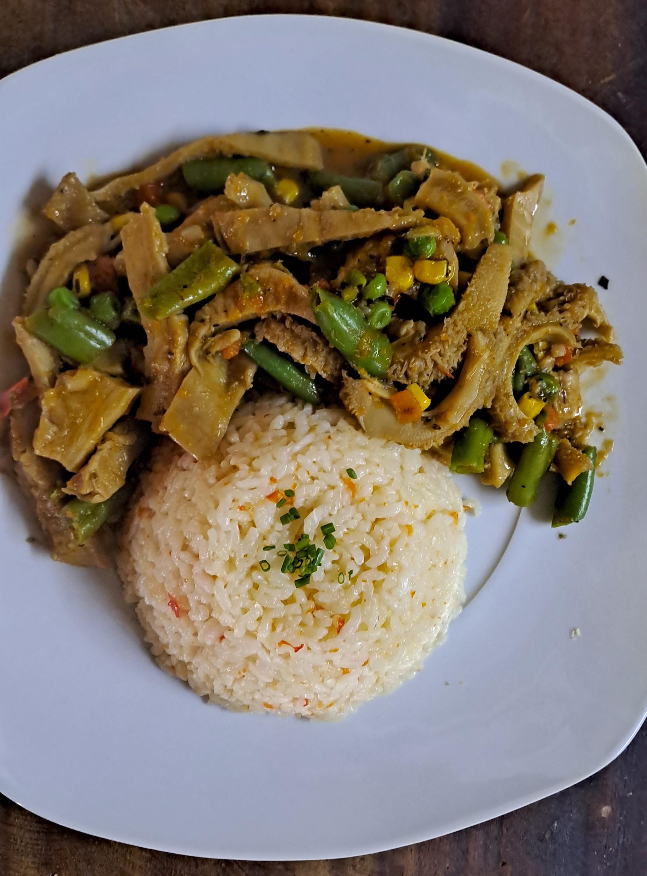 Guatita a la jardinera 